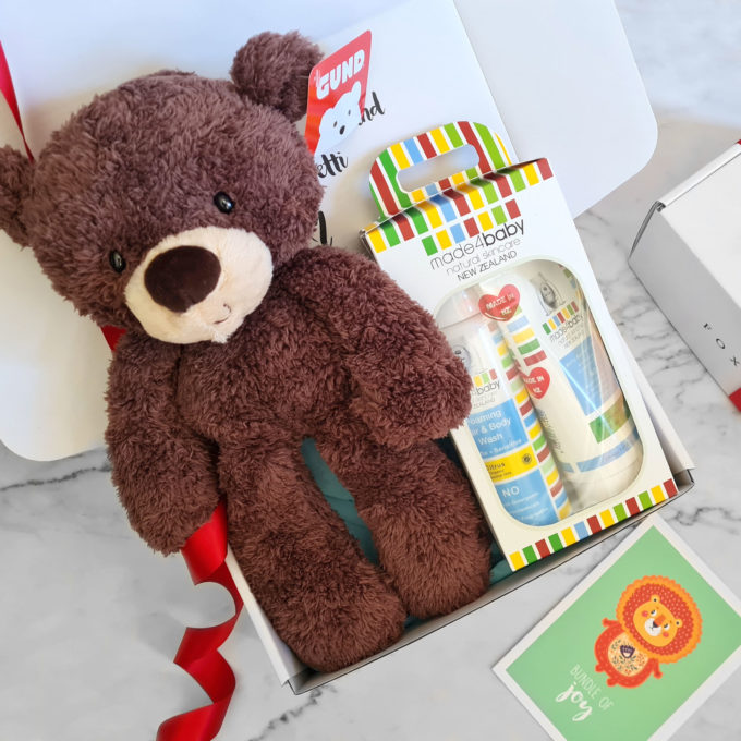 Welcome To The World cute baby gift box unisex GUND bear