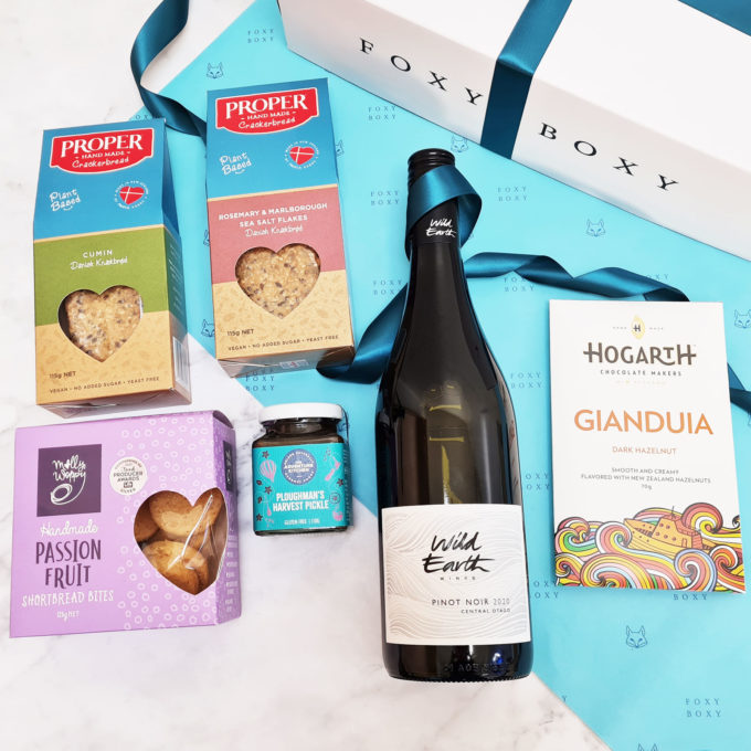 NZ Wine Hamper, Central Otago Pinot Noir and Nibbles FOXY BOXY