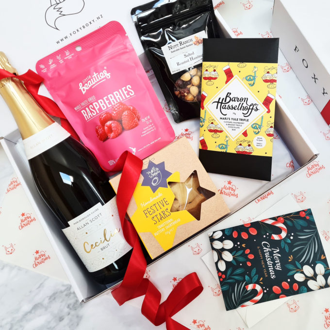 Christmas Cheer Hamper, NZ bubbles and NZ treats