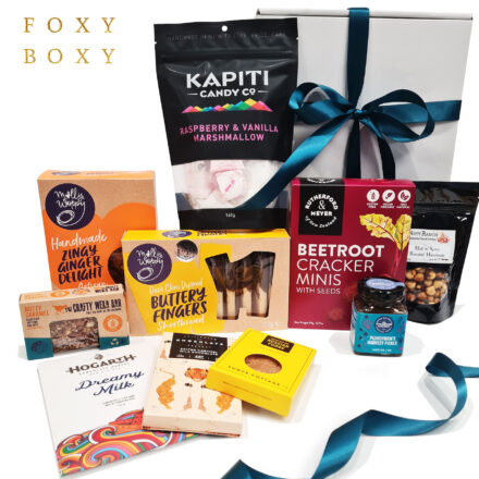 Foodie Hamper extra large gift box, enough sweet and savoury treats for a whole family.