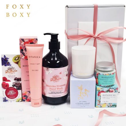 Pamper Her gift box by FOXY BOXY. Delivered New Zealand wide.