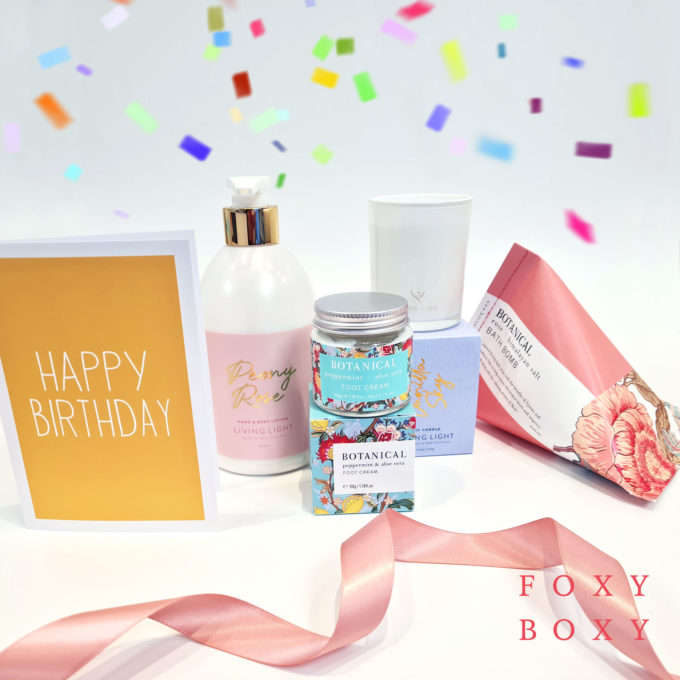 Pamper Her gift box with happy birthday card