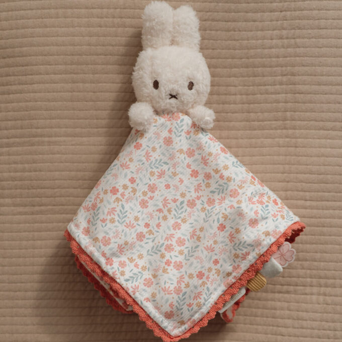 Miffy x Little Dutch Lucky Blossoms Cuddle Blanket