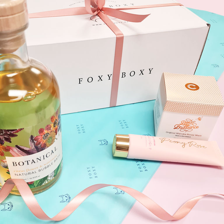 Romantic gift ideas for her. FOXY BOXY New Zealand gift boxes